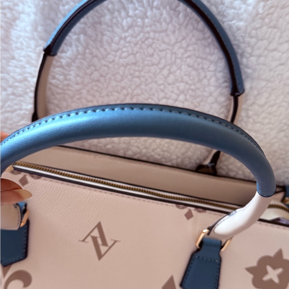 Adrienne Vittadini Beige and Blue Logo Tote with Wristlet - Picture 4 of 15